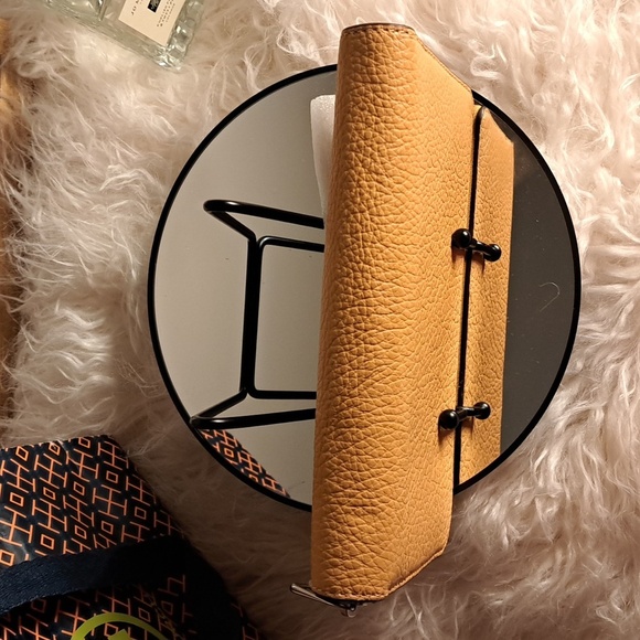 Coach NWTs Long Zip Around Wallet - Picture 8 of 16